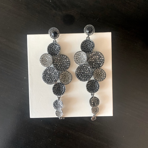 Fashion Jewelry Earrings - Picture 2 of 3